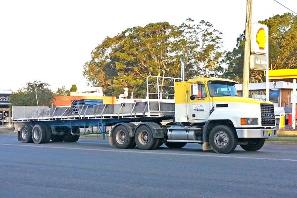 elite-heavy-vehicle-driving-school-port-macquarie-8 elite-heavy-vehicle-driving-school-port-macquarie-8